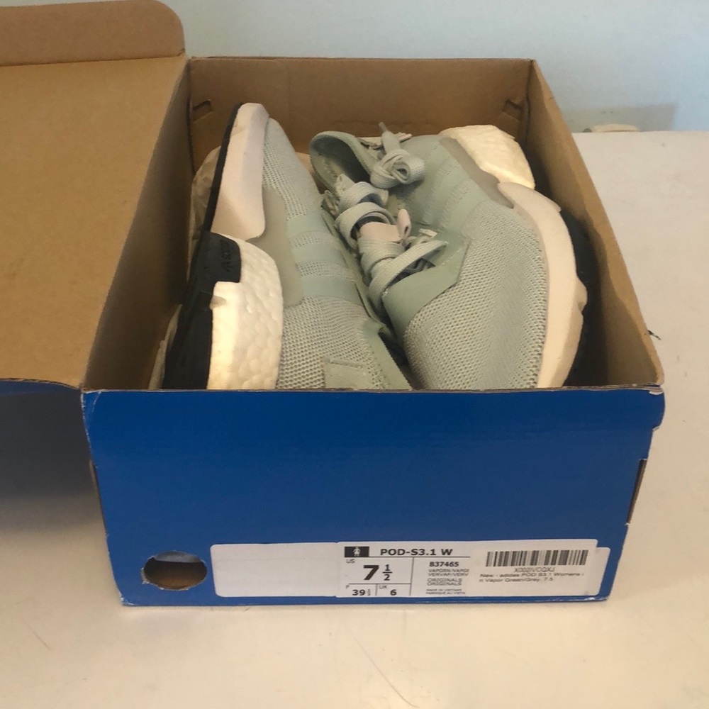 Adidas - Picture 2 of 4